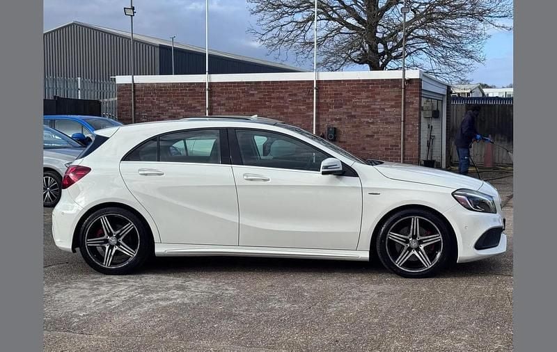 Used Mercedes A250 Premium 214 HP (157 kW) 2016 White Hatchback