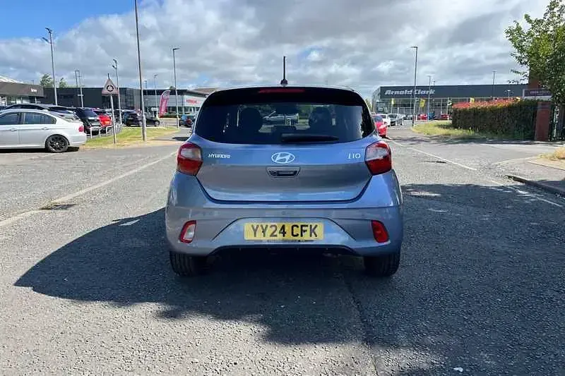 Used Hyundai i10 Premium 84 HP (61 kW) 2024 Blue Hatchback