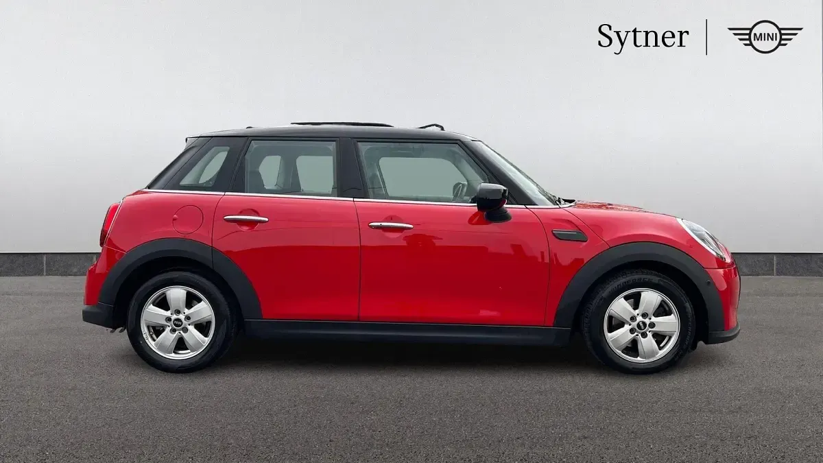 Usado Mini Cooper Classic 134 CV (98 kW) 2023 Rojo Utilitario