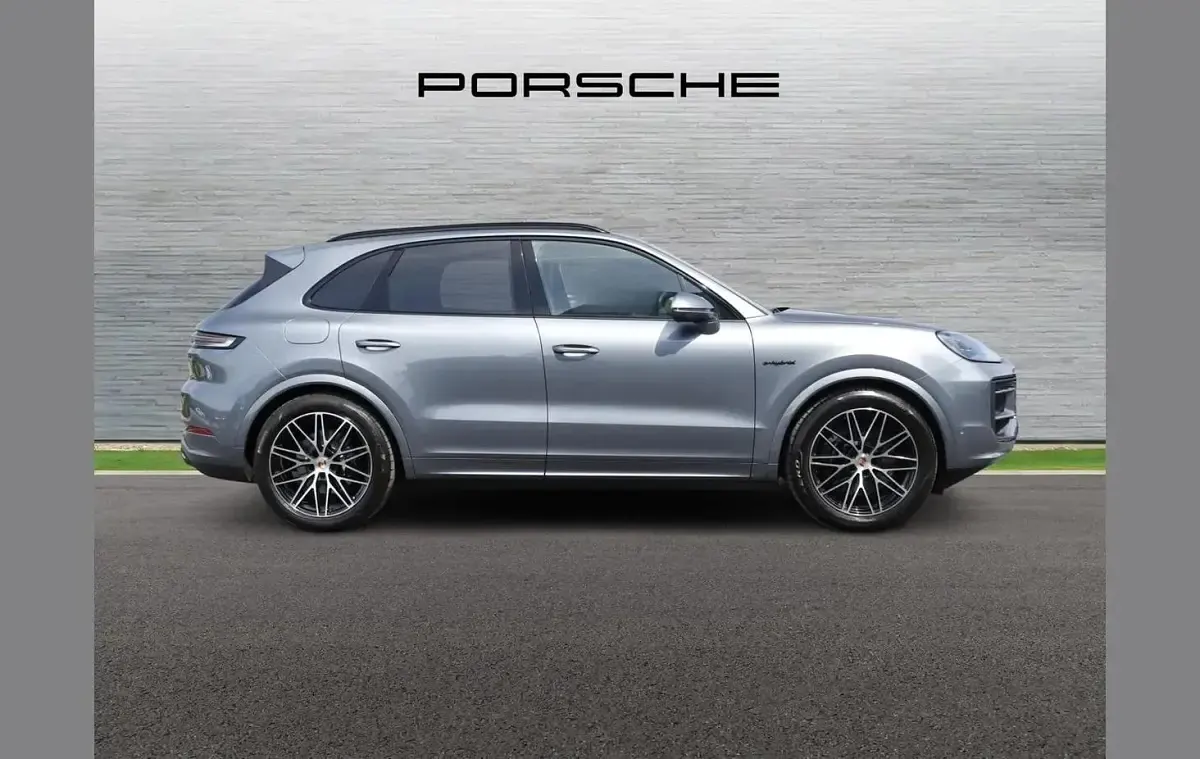 New Porsche Cayenne E-Hybrid Black Edition 464 HP (341 kW) 2026 Grey SUV