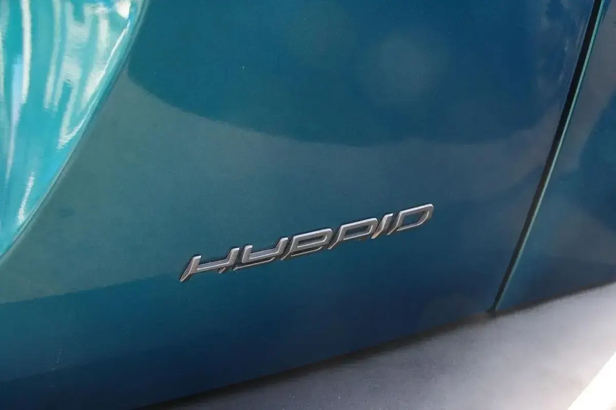 Used Peugeot 2008 Premium 143 HP (105 kW) 2025 Blue SUV