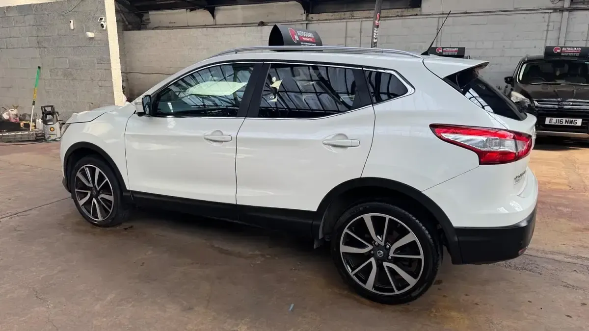 Used Nissan Qashqai Tekna 110 HP (80 kW) 2014 White SUV
