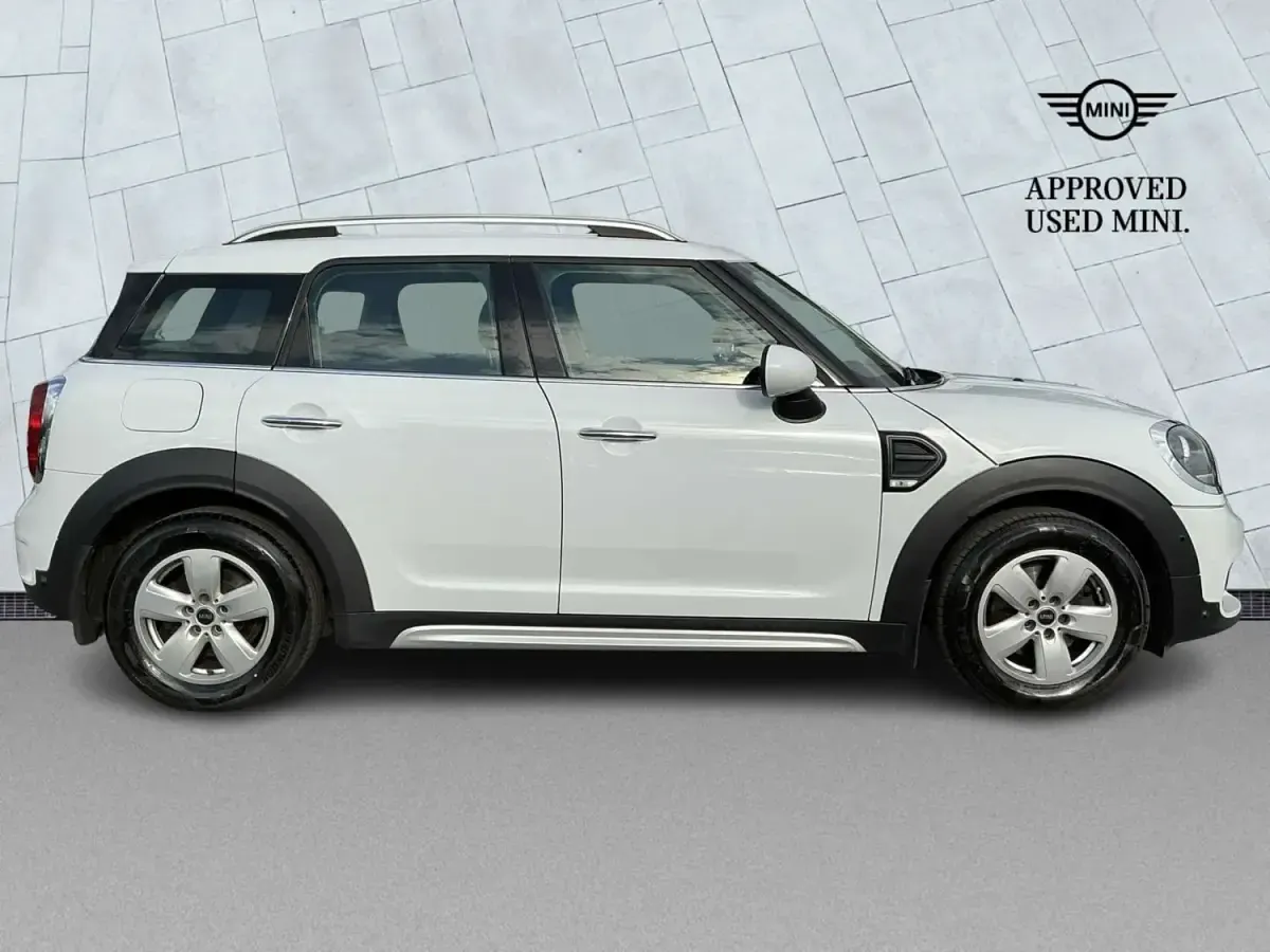 Używany Mini Cooper D 150 KM (110 kW) 2018 Biały Hatchback