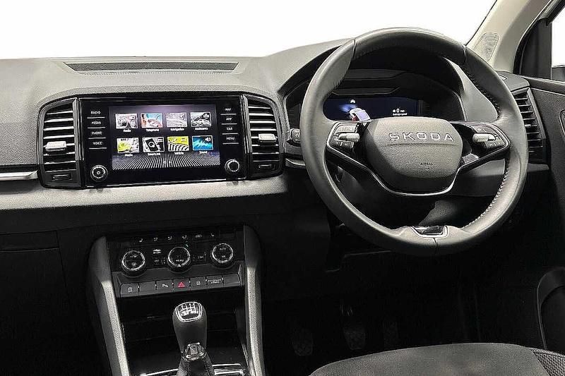 Used Skoda Karoq SE 147 HP (108 kW) 2025 Moon white metallic SUV