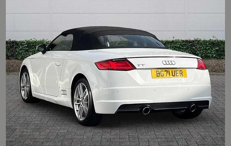 Used Audi TT Roadster Sport 194 HP (142 kW) 2021 White Cabriolet