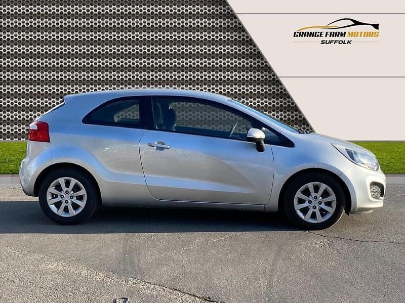 Used Kia Rio Air 84 HP (61 kW) 2012 Silver Hatchback