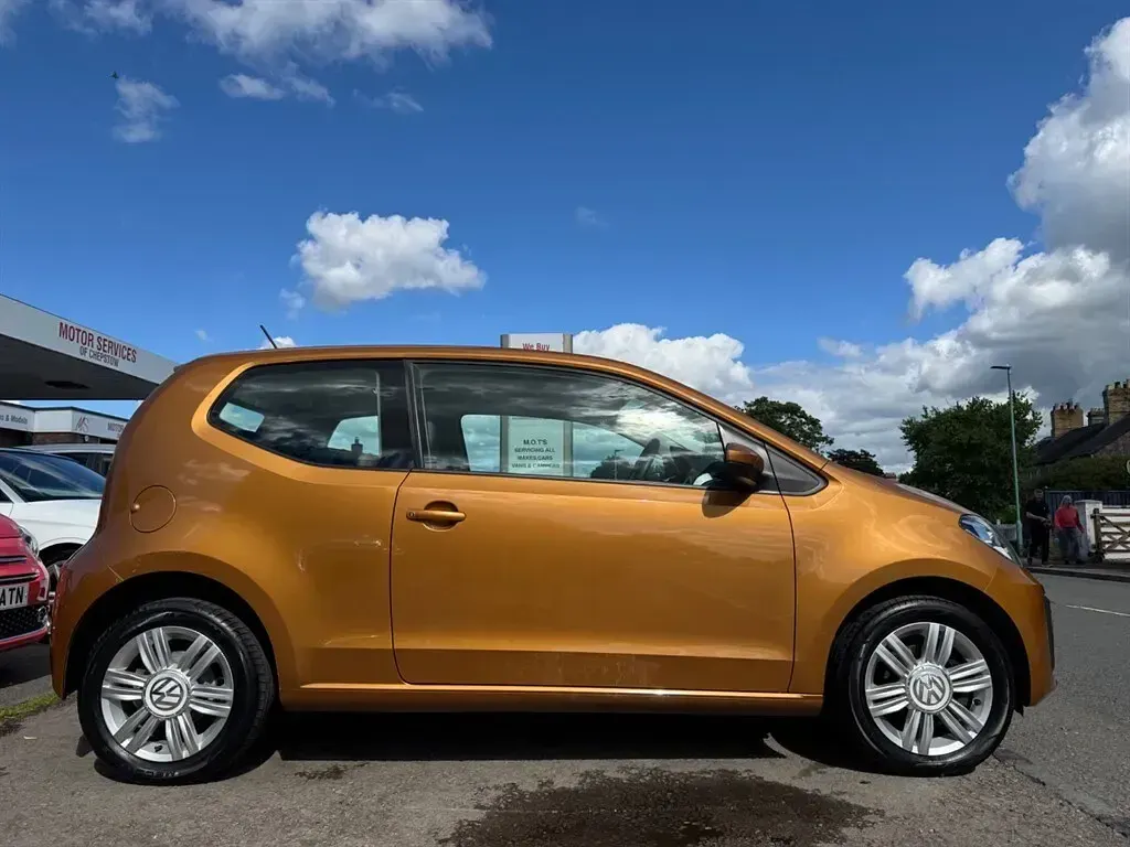 Used VW up! high up! 75 HP (55 kW) 2017 Gold Hatchback