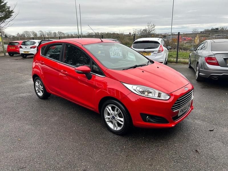 Red Used 2014 Ford Fiesta Zetec Hatchback | £3,495 (Super price) - Image 1/4