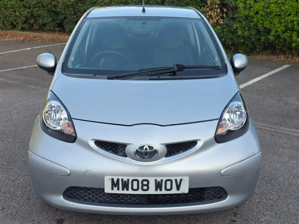 Used Toyota Aygo Platinum 67 HP (49 kW) 2008 Silver Hatchback