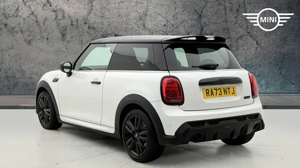 Usado Mini Cooper Hatch 134 CV (98 kW) 2024 Blanco Utilitario