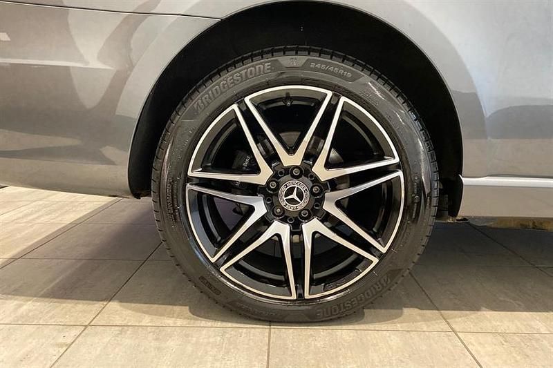 Used Mercedes V220 AMG line 163 HP (119 kW) 2023 Dark graphite grey MPV