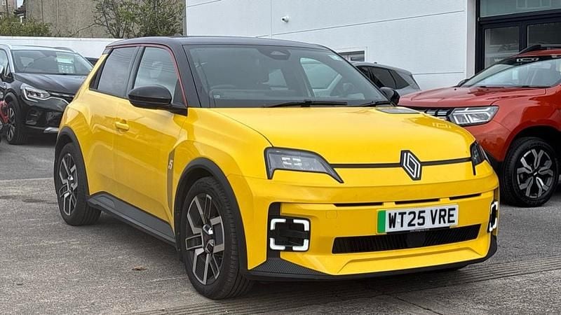 Used Renault R5 Urban 88 kW (120 HP) 2025 Pop yellow with diamond black roof  Hatchback