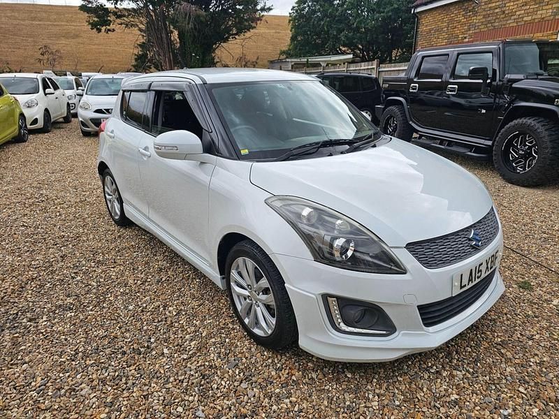 Usado Suzuki Swift SZ4 82 HP (60 kW) 2025 Branco Citadino
