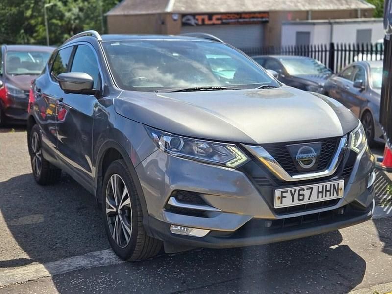 Used Nissan Qashqai N-Connecta 115 HP (84 kW) 2017 Grey SUV