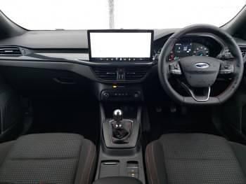 Used Ford Focus ST-Line 125 HP (91 kW) 2023 Red Hatchback