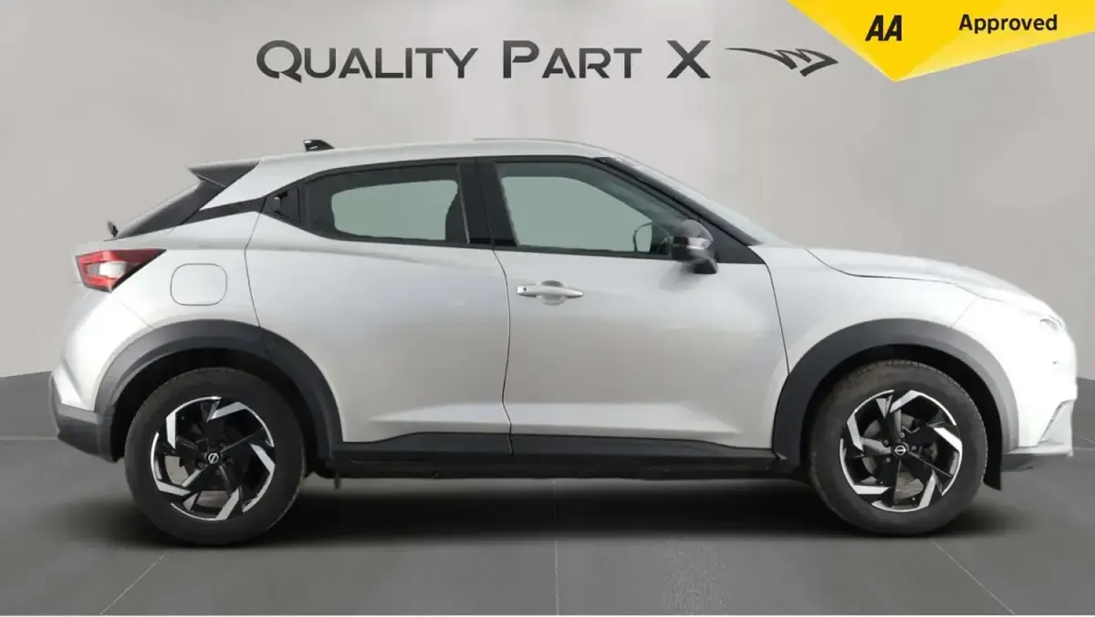 Used Nissan Juke N-Connecta 114 HP (83 kW) 2023 Silver SUV