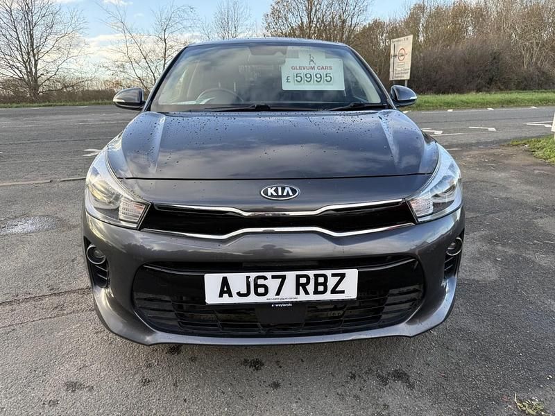 Used Kia Rio 99 HP (72 kW) 2018 Grey Hatchback