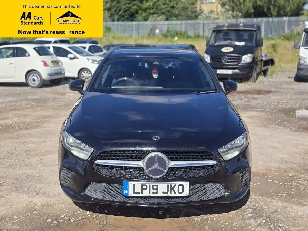 Used Mercedes A180 SE 116 HP (85 kW) 2019 Black Hatchback
