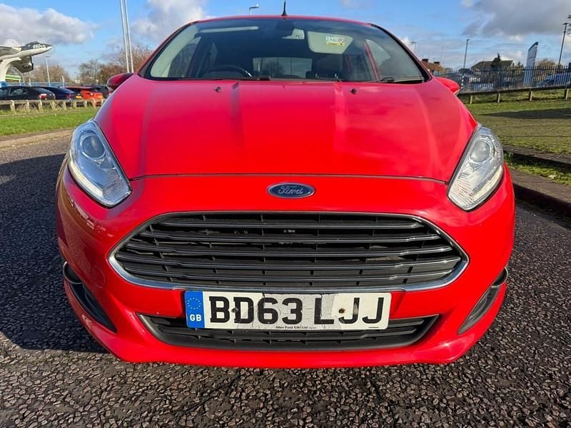 Red Used 2013 Ford Fiesta Titanium Hatchback | £2,699 (Super price) - Image 1/4