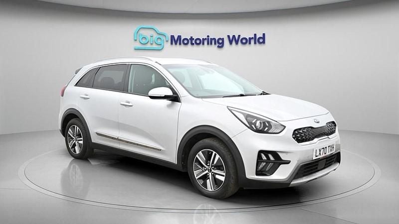Used Kia Niro 139 HP (102 kW) 2020 Silver SUV