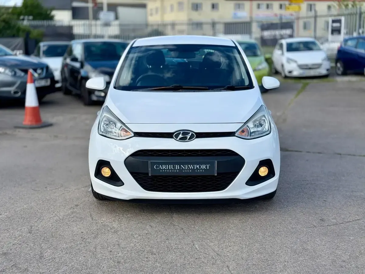 Käytetty Hyundai i10 SE 2015 Valkoinen Viistoperä
