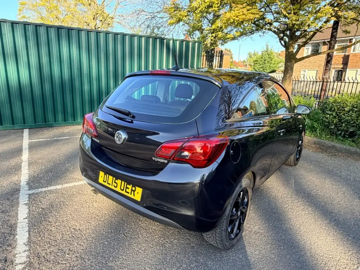 Używany Vauxhall Corsa SRi 100 KM (73 kW) 2015 Czarny Hatchback