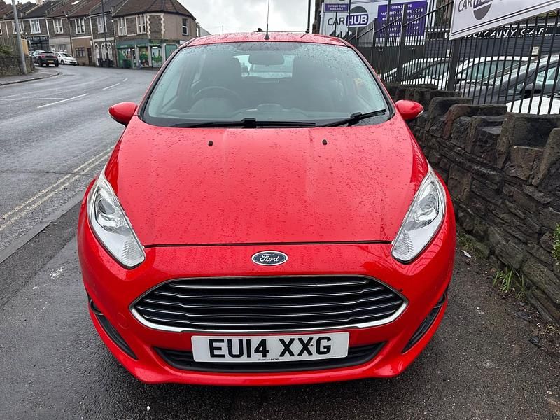 Used Ford Fiesta Zetec 82 HP (60 kW) 2014 Red Hatchback