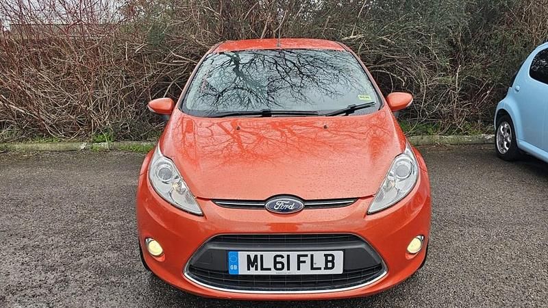 Used Ford Fiesta Titanium 96 HP (70 kW) 2011 Red Hatchback