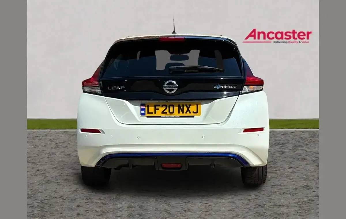 Used Nissan Leaf Tekna 108 kW (147 HP) 2020 White Hatchback