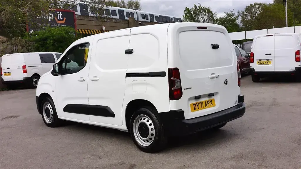 Used Vauxhall Combo Edition 130 HP (95 kW) 2021 White MPV