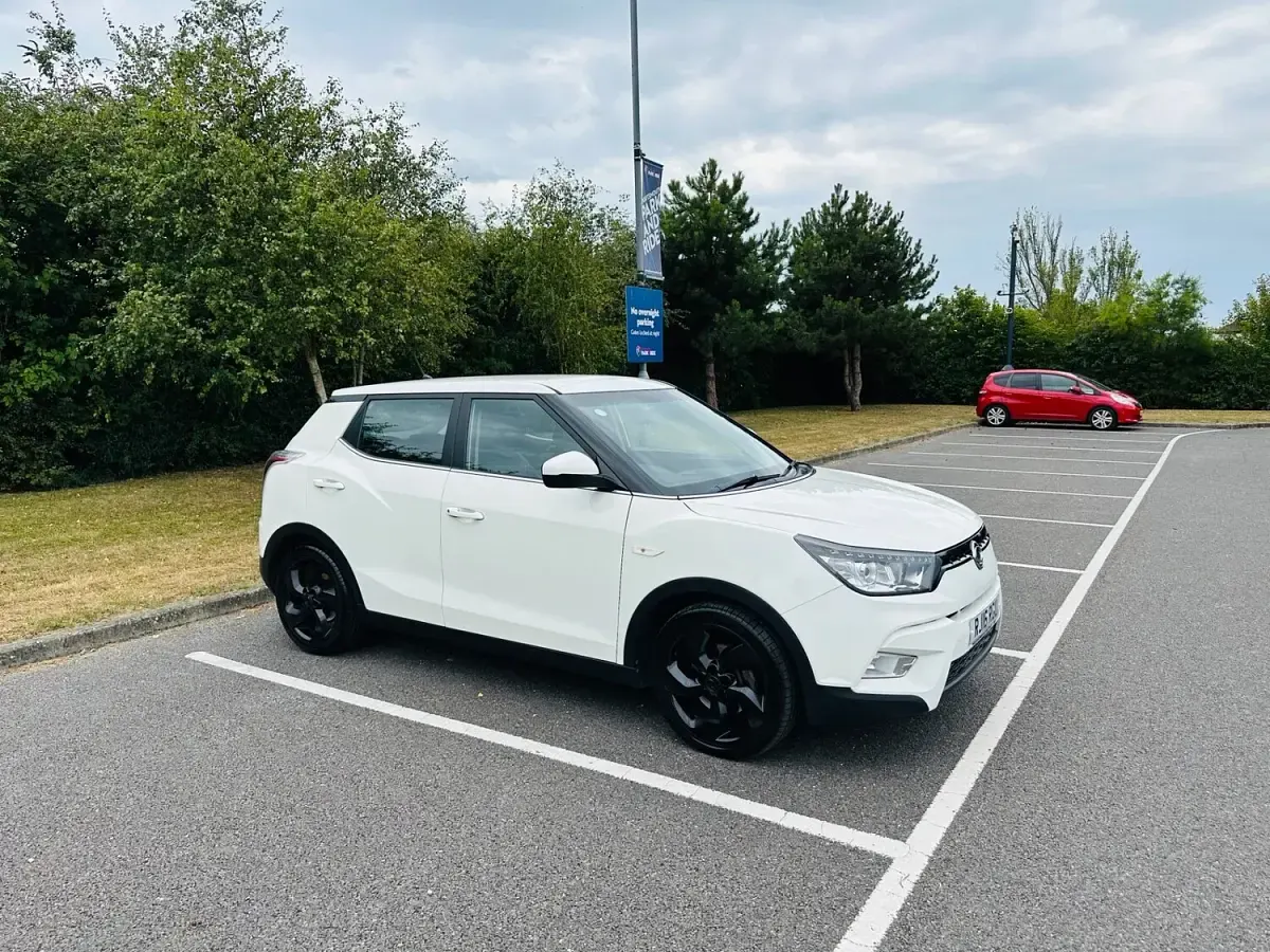 Used SsangYong Tivoli 115 HP (84 kW) 2016 White SUV