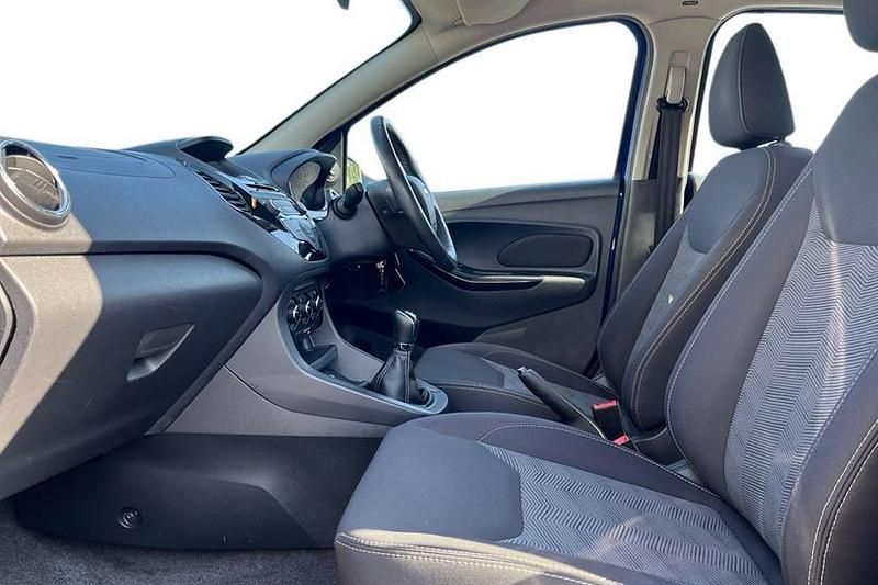 Used Ford Ka Plus Zetec 70 HP (51 kW) 2017 Blue Hatchback