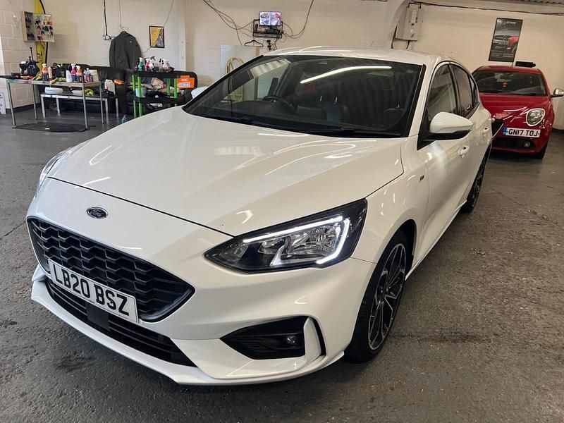 Used Ford Focus ST-Line X 125 HP (91 kW) 2020 White Hatchback