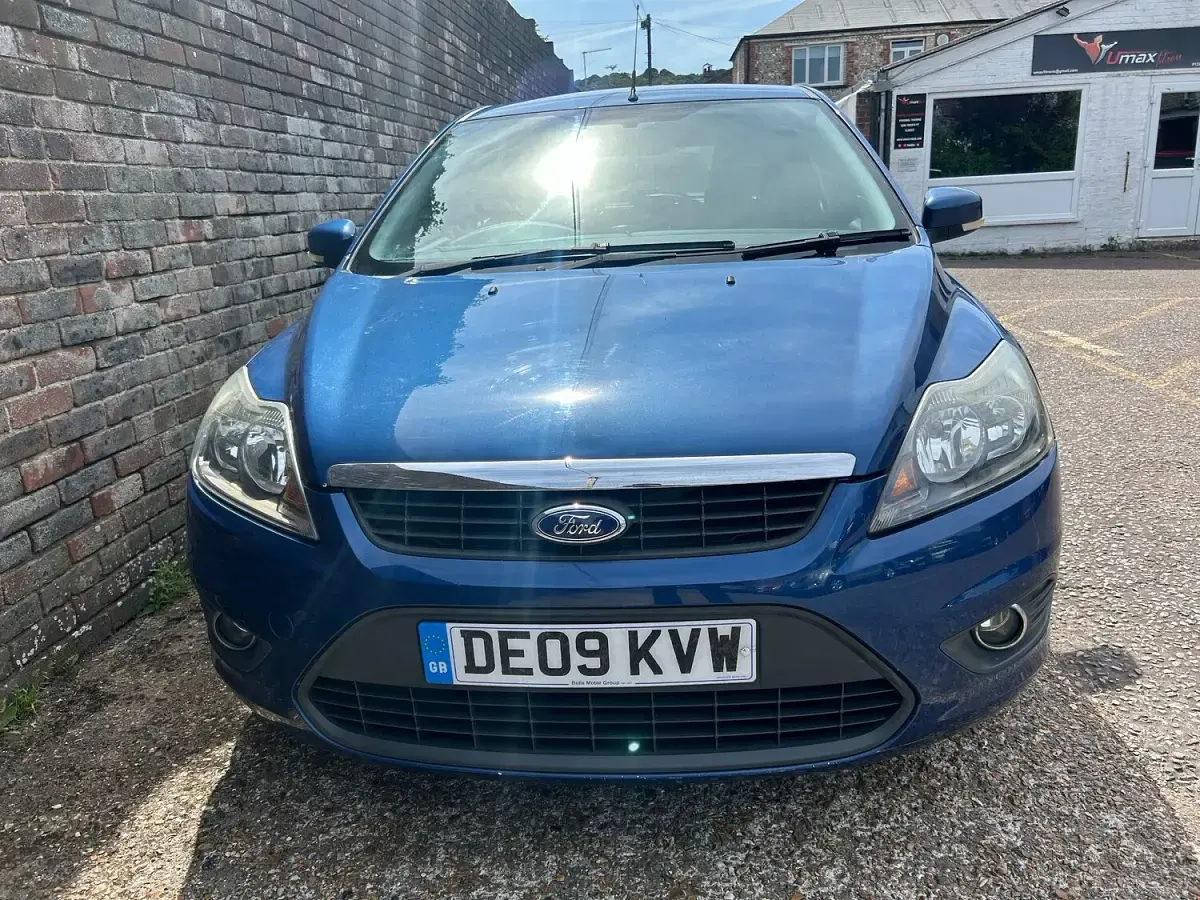 Used Ford Focus Zetec 2009 Blue Hatchback