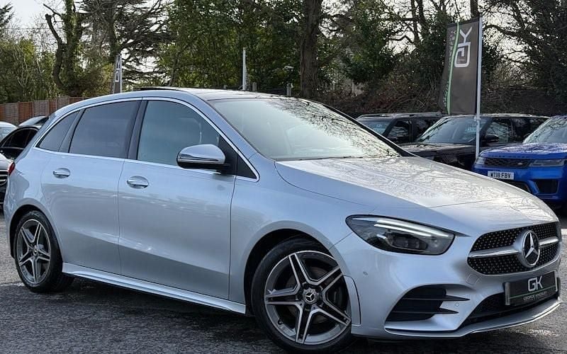 Używany Mercedes B200 AMG Line Premium Plus 163 KM (119 kW) 2021 Minivan