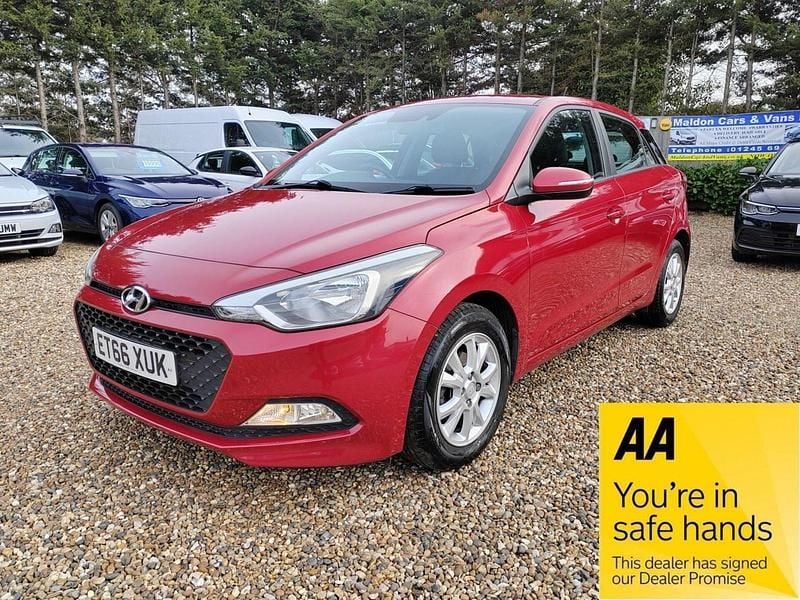 Used Hyundai i20 SE 84 HP (61 kW) 2017 Red Hatchback