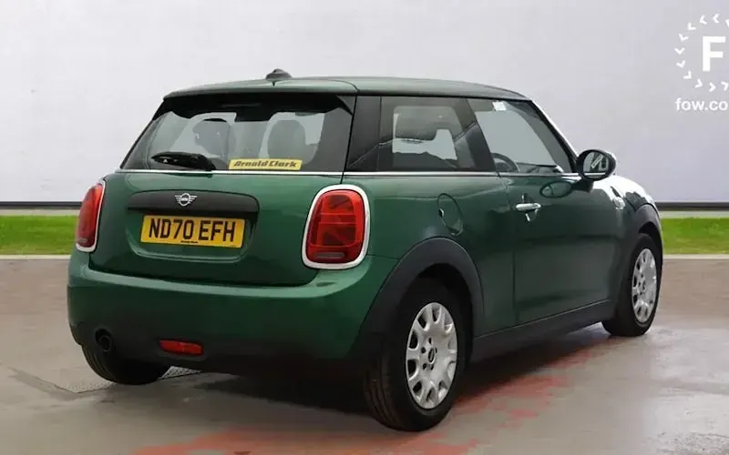 Used Mini ONE Classic 102 HP (75 kW) 2020 Green Hatchback