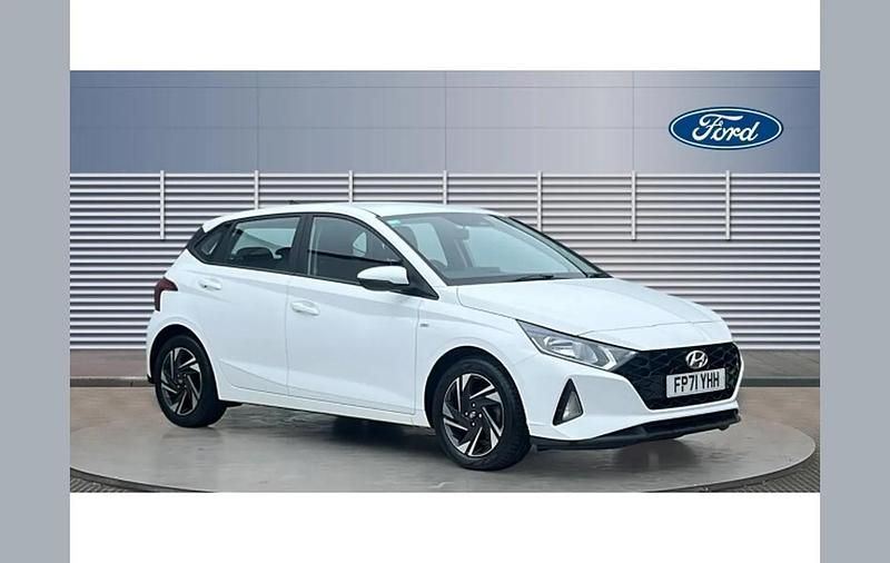 Used Hyundai i20 SE 100 HP (73 kW) 2022 White Hatchback