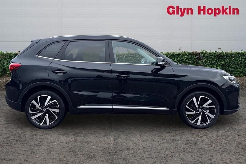 Used MG ZS Trophy 2025 Black Hatchback