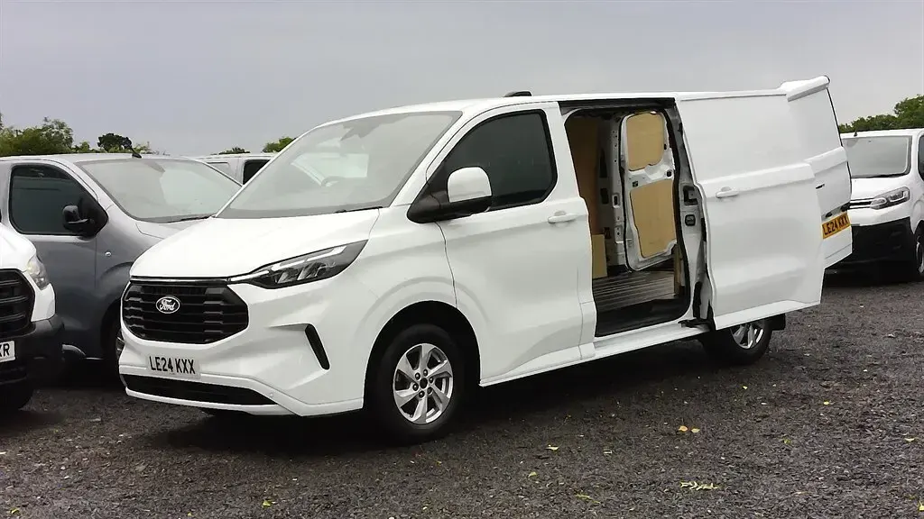 Used Ford Transit Custom Limited 136 HP (100 kW) 2024 White Van