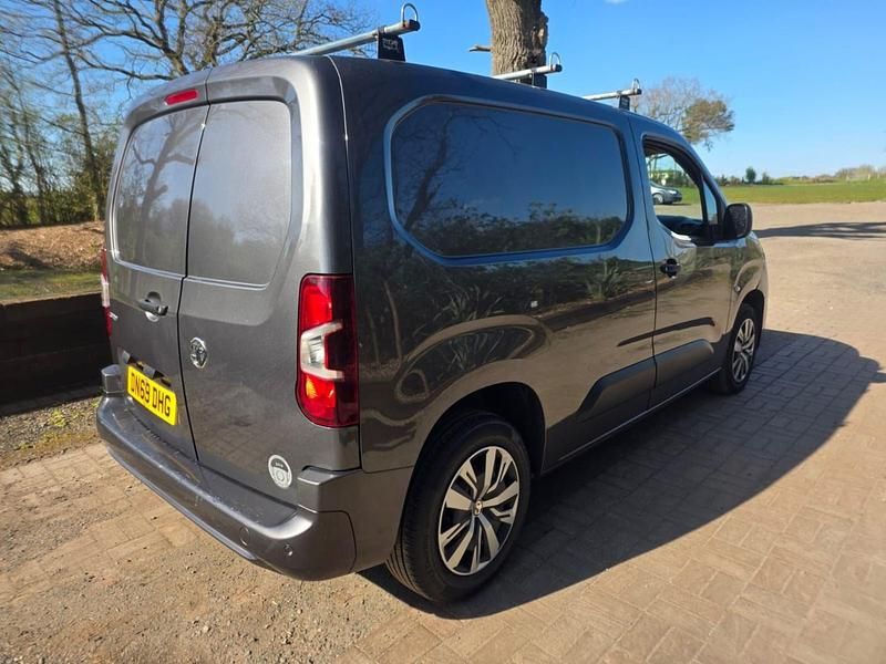 Usado Vauxhall Combo Sportive 75 CV (55 kW) 2019 Gris Monovolumen
