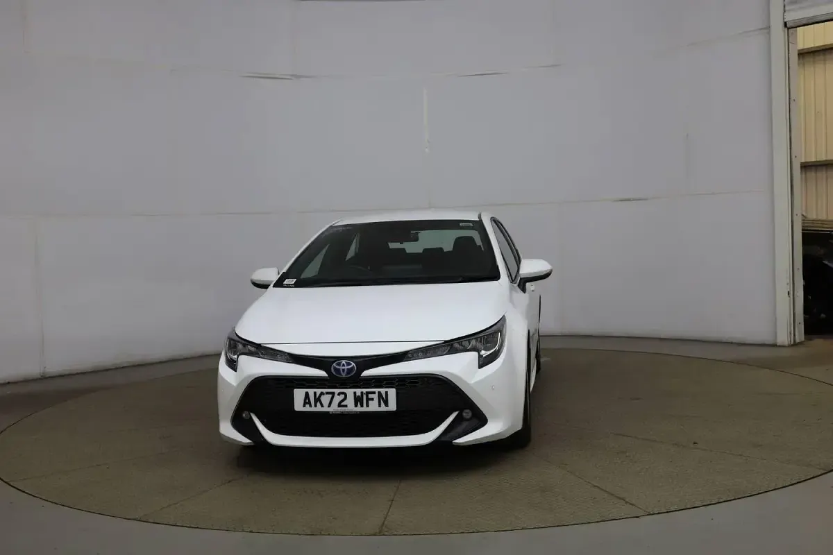 Used Toyota Corolla 2023 White Hatchback