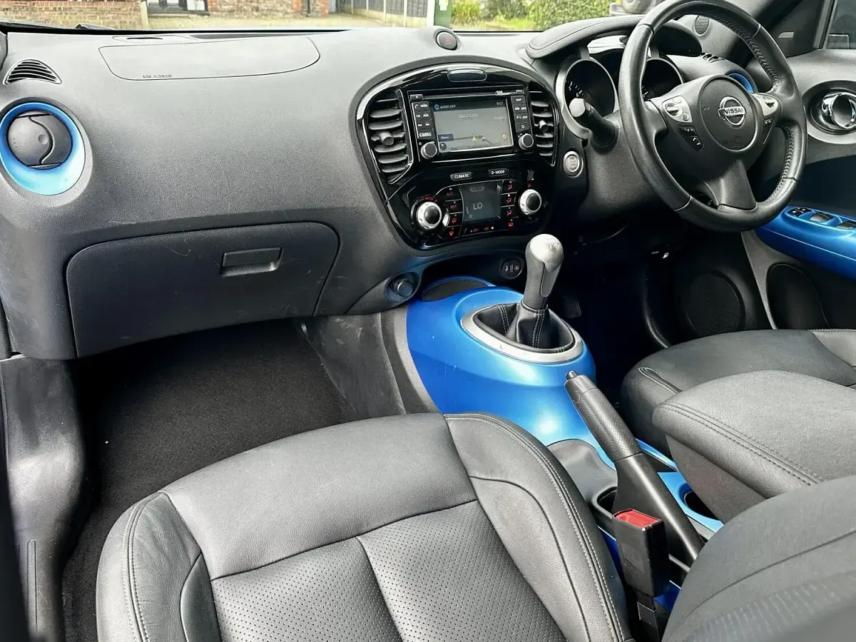 Used Nissan Juke Tekna 113 HP (83 kW) 2019 Blue SUV