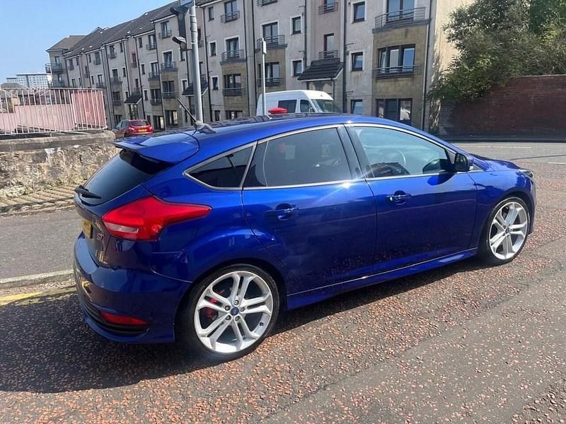 Used Ford Focus ST 185 HP (136 kW) 2018 Blue Hatchback