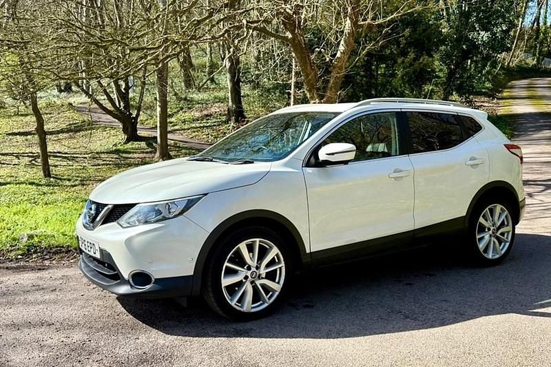 Used Nissan Qashqai Tekna 130 HP (95 kW) 2016 White SUV