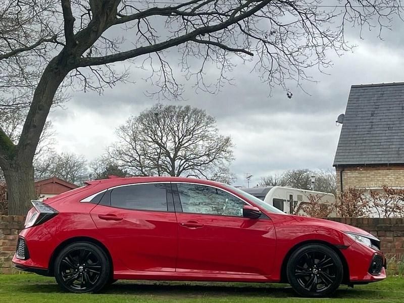 Used Honda Civic SR 126 HP (92 kW) 2019 Red Hatchback