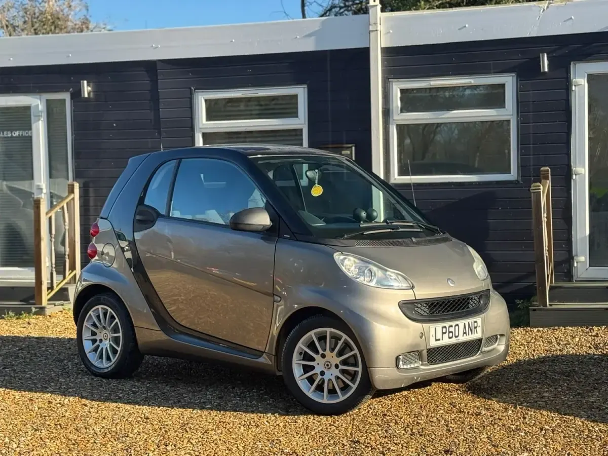 Usado Smart ForTwo Coupé Passion 2011 Cinzento Coupé