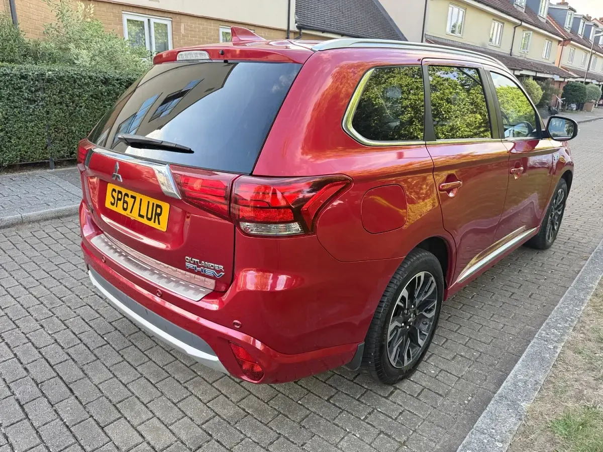 Used Mitsubishi Outlander P-HEV 2017 Red Estate