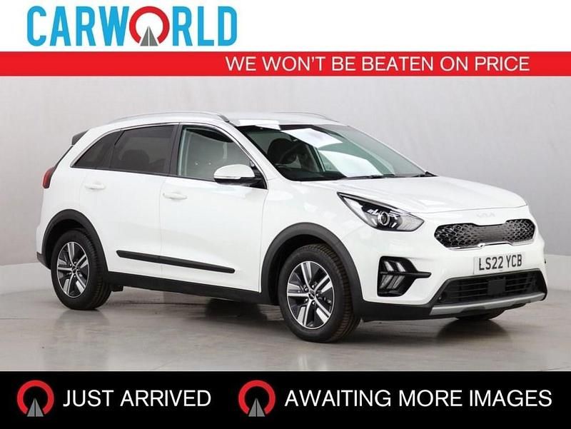 White Used 2022 Kia Niro 2 SUV | £17,990 (Good price) - Image 1/3