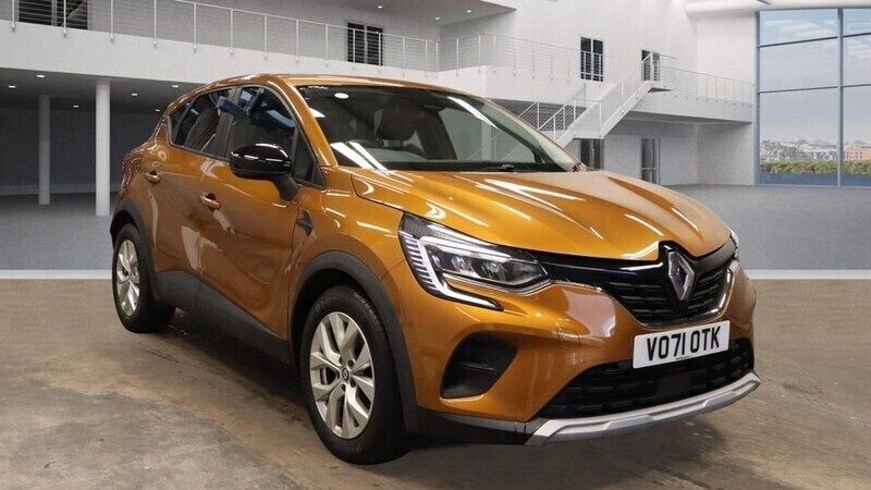 Orange Used 2021 Renault Captur Iconic SUV | £10,499 (Fair price) - Image 1/4